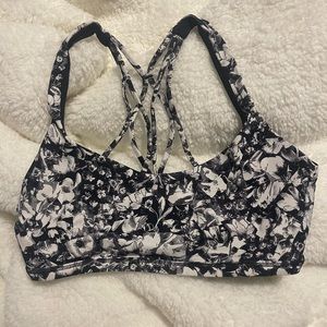 Lululemon sports bra
